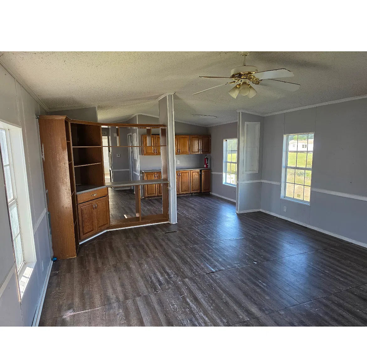 3 bed, $750 — Photo 1