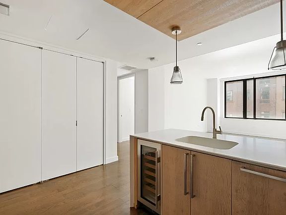 3rd image of 211 E 13th St #3E
