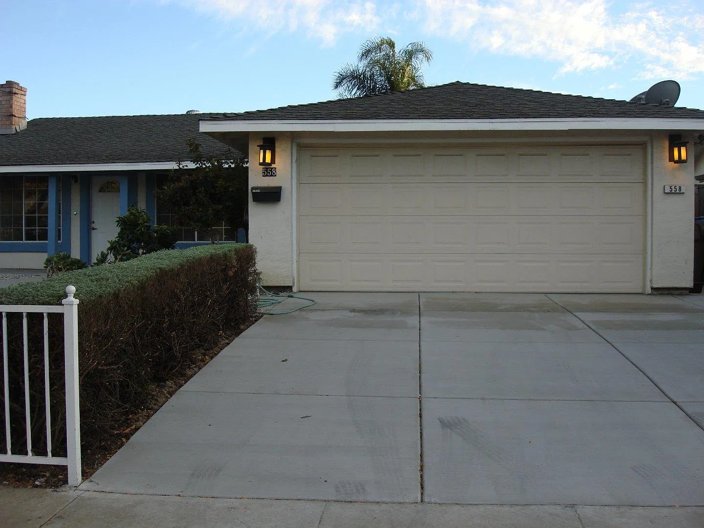 558 Elmbrook Way photo 1