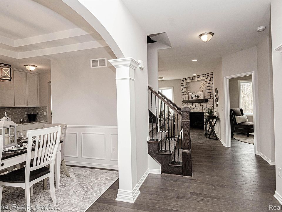 53234 Woodland Mdws, photo 2