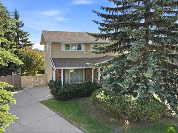91 NE Hill Cres, Red Deer, AB T4N 6G3