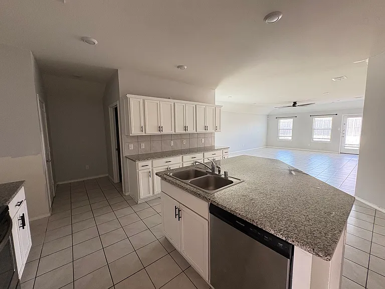 215 Woodland St — Photo 6