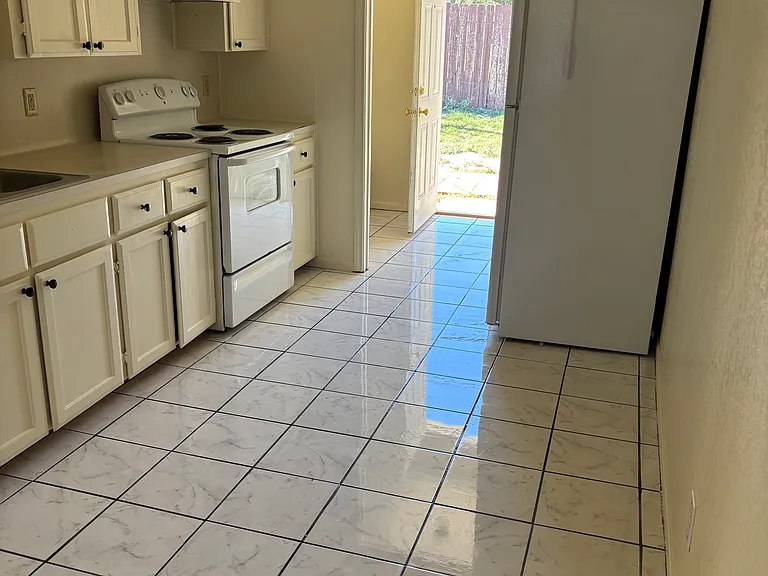 1104 Georgetown Rd #B — Photo 13