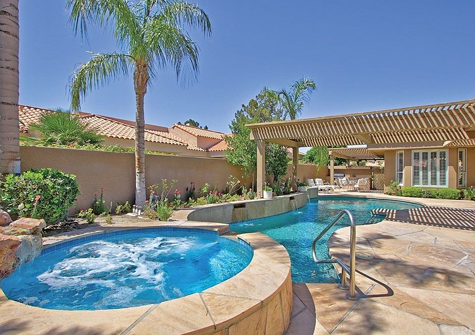 2nd image of 64 La Costa Dr
