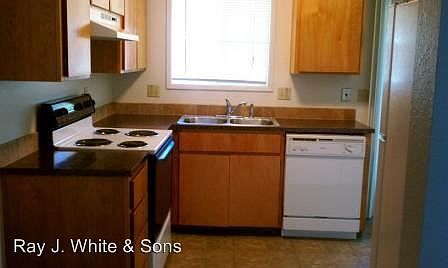 2nd image of 611 Bryden Dr APT C