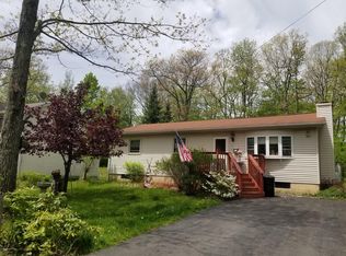 3216 Hamlet Dr, Tobyhanna, PA 18466