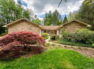 14 Heritage Ln, Hendersonville, NC 28739