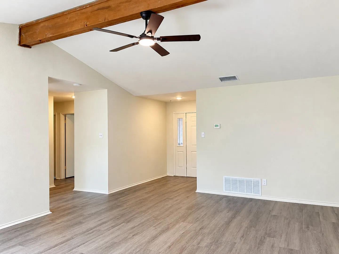 5530 Sunup Dr, San Antonio, TX 78233 | Home for Rent — Photo 3