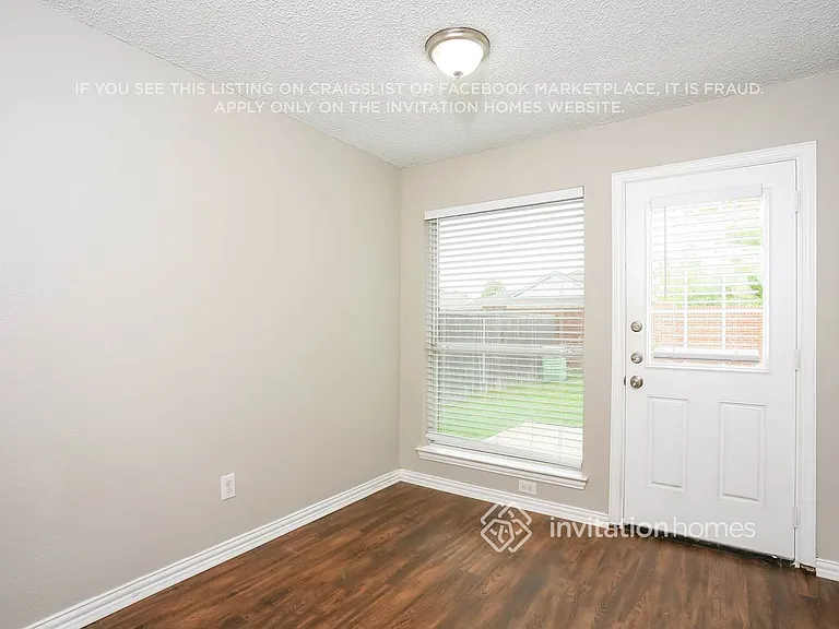 1047 Waterview Dr — Photo 6