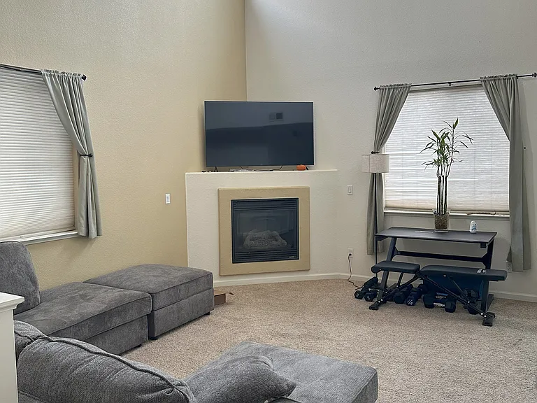 2120 Hellaby Ln — Photo 3