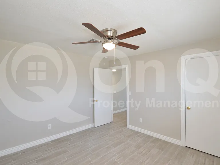4044 W Burgess Ln — Photo 12