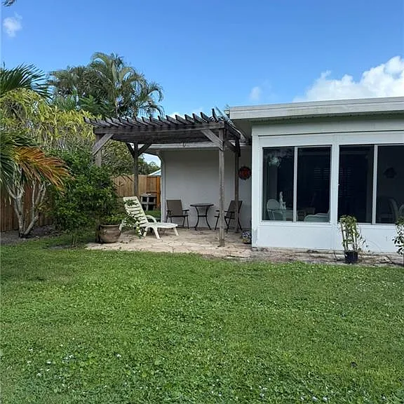 590 NE Lima Vias — Photo 35