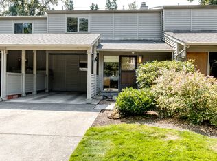 34 Fairway Loop, Eugene, OR 97401