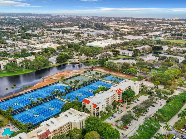 825 Egret Circle #406, Delray Beach, FL 33444