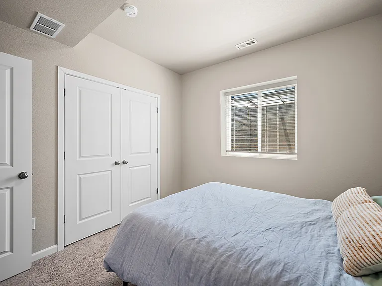 138 N Olympian Dr — Photo 35