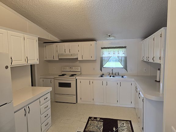 4th image of 1024 Willard Dr