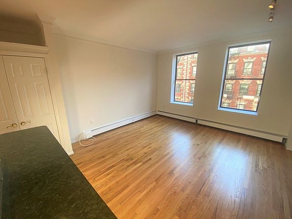 3rd image of 235 E 13th St APT 4N