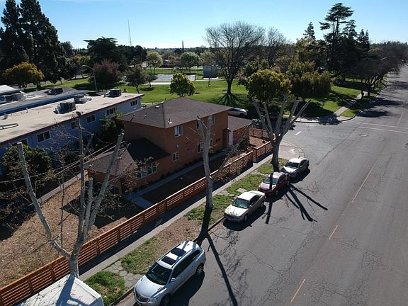 2nd image of 4830 Kentfield Rd