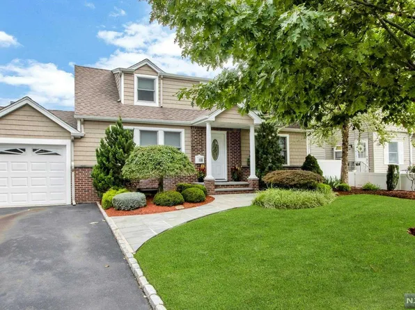 20 Hartland Ave, Emerson, NJ 07630