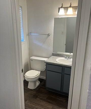 5th image of 1924 Shorewood Dr #1901