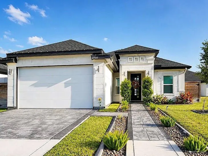 3 bed, 2.0 bath, 1536 sqft, $2,300 — Photo 1