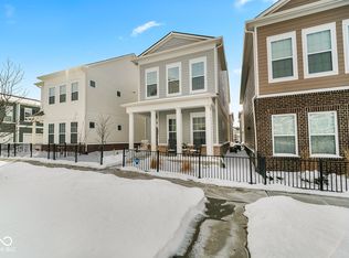 995 Astor Ln, Carmel, IN 46032