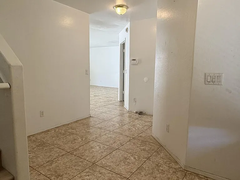 12930 W Lamar Rd — Photo 7