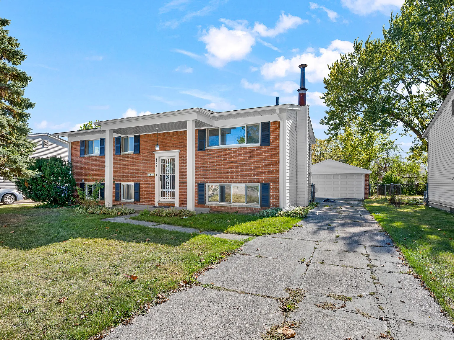 3 bed, 2800 sqft, $2,600 — Photo 1