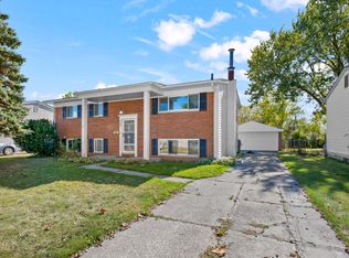 2268 Serra Dr, Sterling Heights, MI 48310