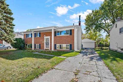 2268 Serra Dr Photo 1