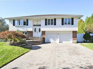 9 Pumpkin St, East Northport, NY 11731