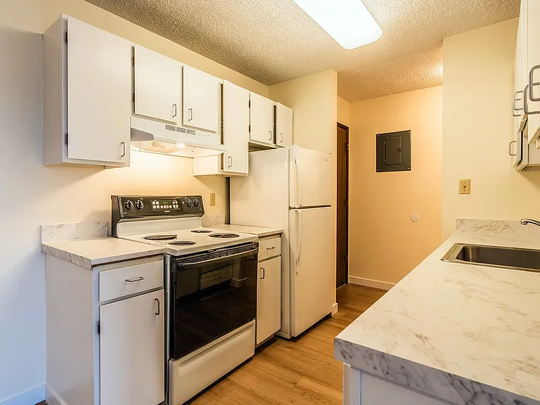 Galleon Apartments — Photo 7