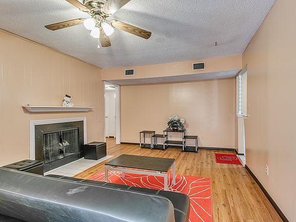 4th image of 1819 E Lindsey St APT 2