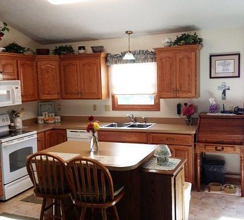 4th image of 1472 Ashton Way