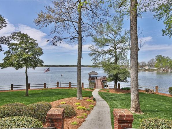 1062 Riverwood Dr, Lexington, NC 27292