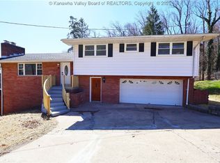 1209 Henry Rd, South Charleston, WV 25303