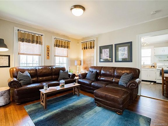 3rd image of 31 Willard St