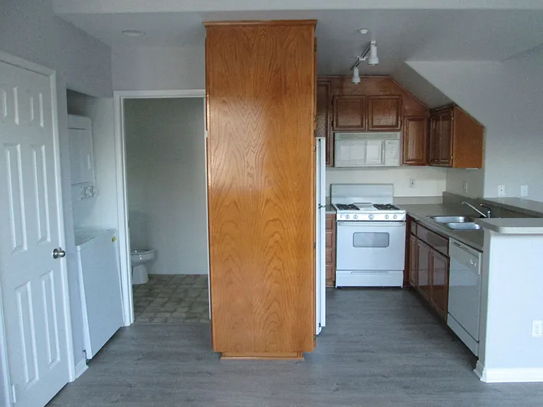 10133 Tabor St — Photo 15