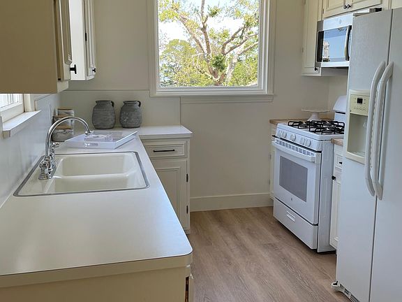 2nd image of 1522 La Mesa Dr