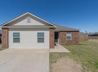 1914 Oak Tree Ct, Shawnee, OK 74804