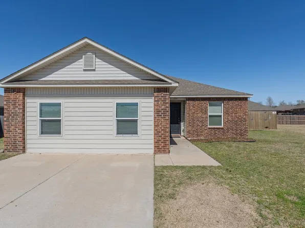 1914 Oak Tree Ct, Shawnee, OK 74804
