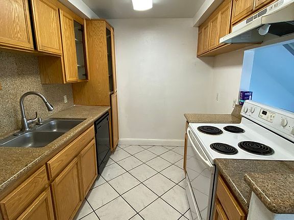 2nd image of 836 Illinois Ave APT 30