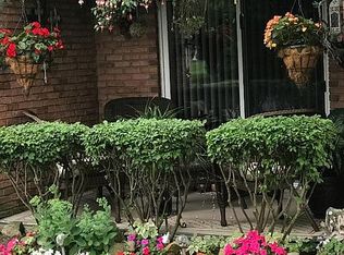 56048 Chesapeake Cir, Shelby Township, MI 48316