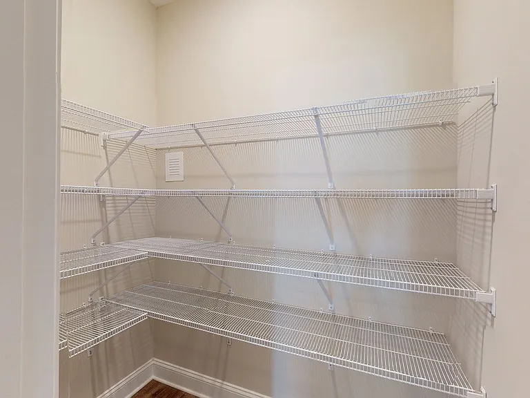 105 Gracynn Aly #B — Photo 18