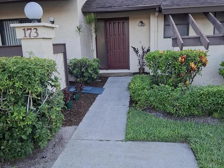 173 Sarita Ct — Photo 2