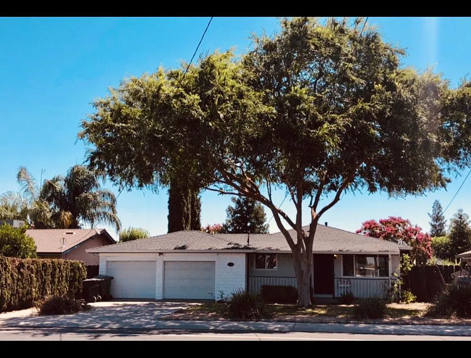 728 N Stockton Ave