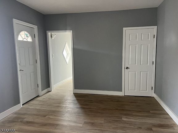 5th image of 148 Filmore St