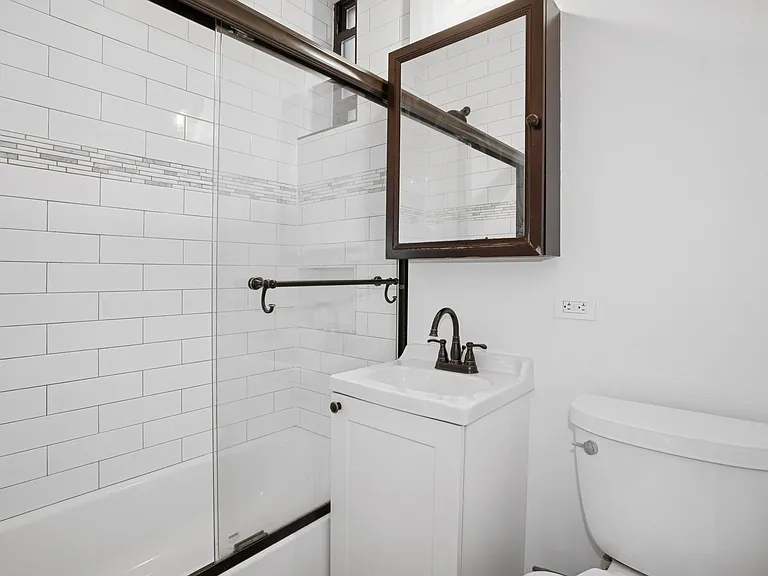 340 E 5th St #C4 — Photo 4