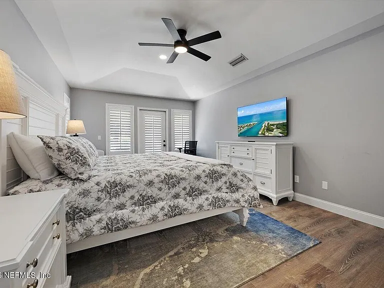 64 Players Club Villas Rd — Photo 14