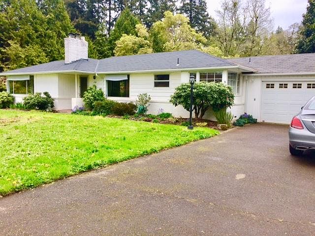 Welcome home to this gorgeous Oak Grove property in River Fo